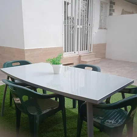 Casa En Jerez Con Patio Cerca De La Playa Y De La Sierra Holiday home Jerez de la Frontera