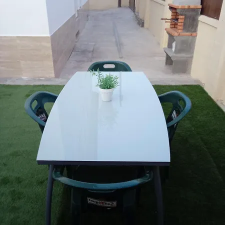 Casa En Jerez Con Patio Cerca De La Playa Y De La Sierra *