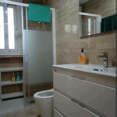 Casa En Jerez Con Patio Cerca De La Playa Y De La Sierra *