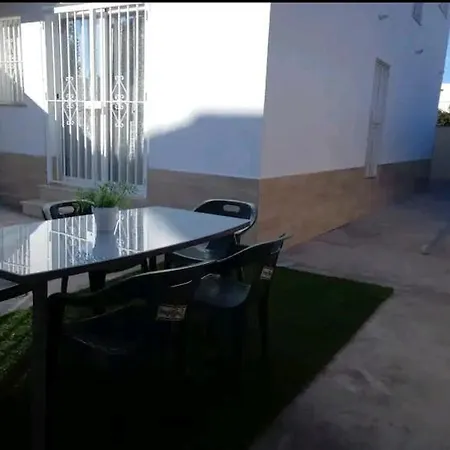 Casa En Jerez Con Patio Cerca De La Playa Y De La Sierra * Jerez de la Frontera